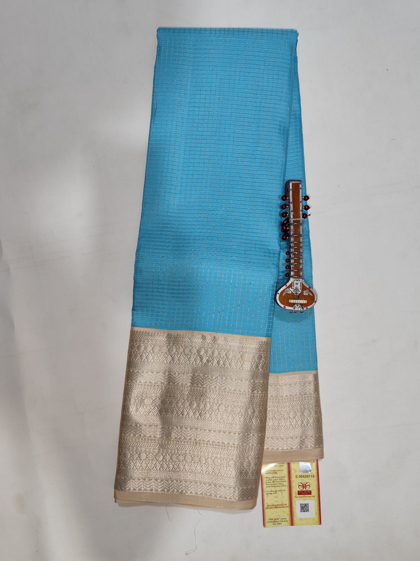 Pure handloom kancheepuram silk saree with small checks design and contrast blouse and rich pallu and border-veena silk