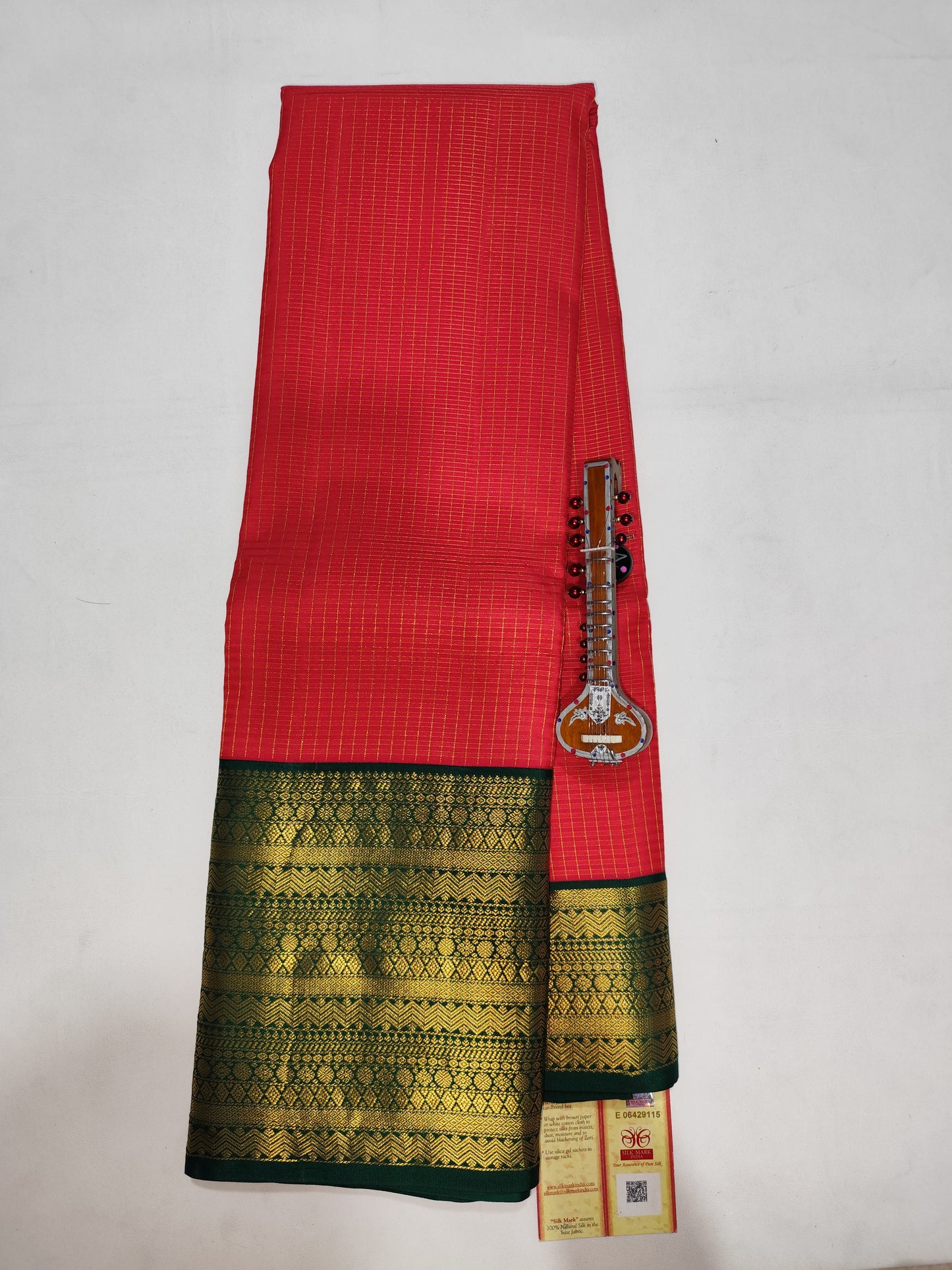 Pure handloom kancheepuram silk saree with small checks design and contrast blouse and rich pallu and border-veena silk