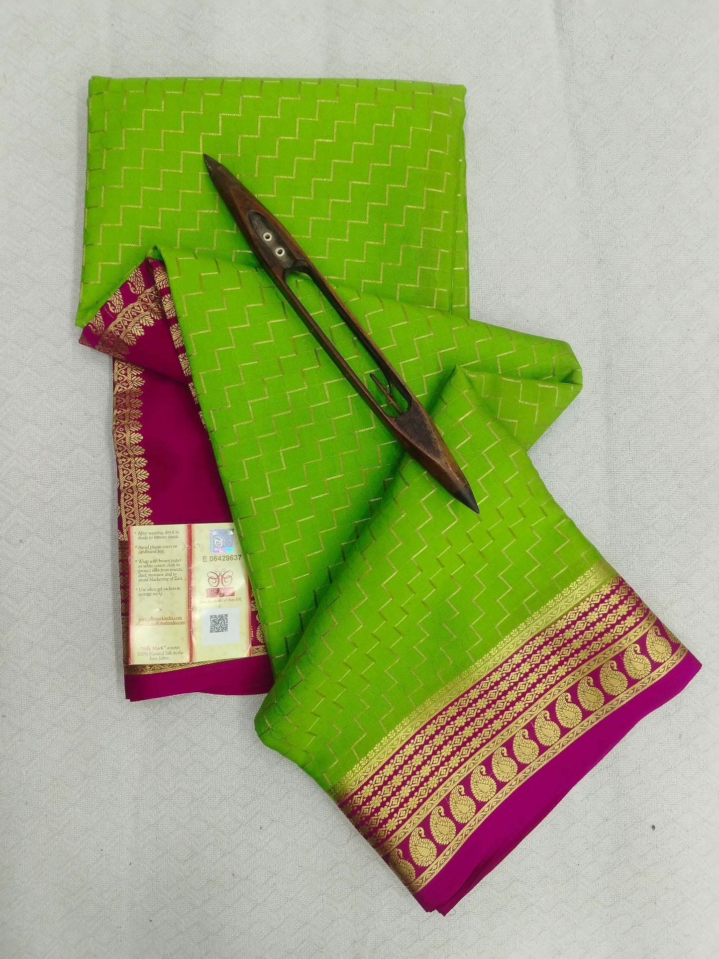 Pure Mysore Silk Crepe Saree with Zig Zag Design & Gold Zari Border | Veena Silk