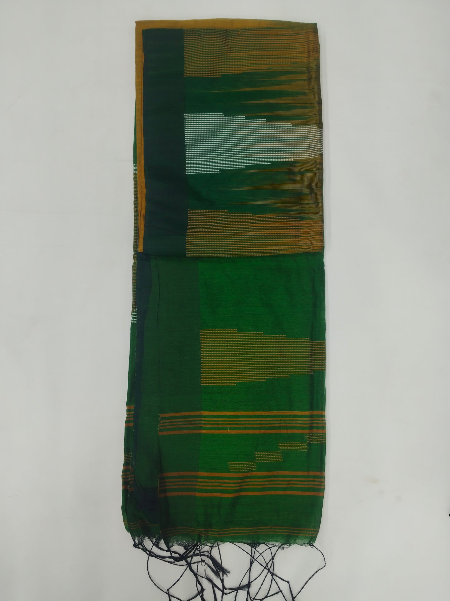 Hand Loom Silk Cotton Saree with Contrast Border - Elegant Office & Daily Wear-veena silk