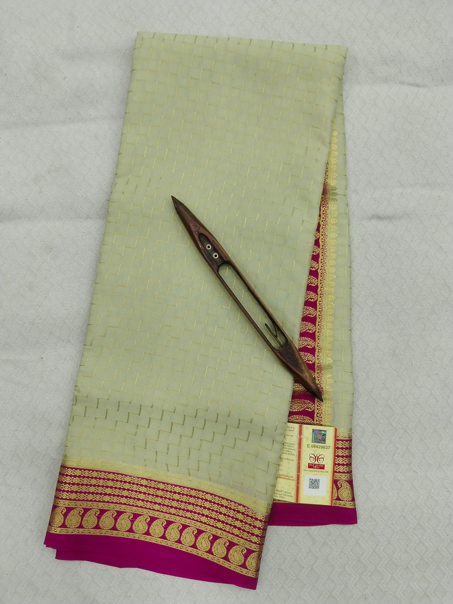 Pure Mysore Silk Crepe Saree with Zig Zag Design & Gold Zari Border | Veena Silk
