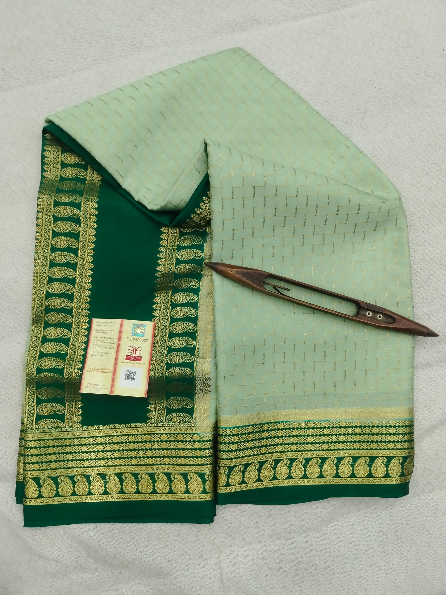 Pure Mysore Silk Crepe Saree with Zig Zag Design & Gold Zari Border | Veena Silk