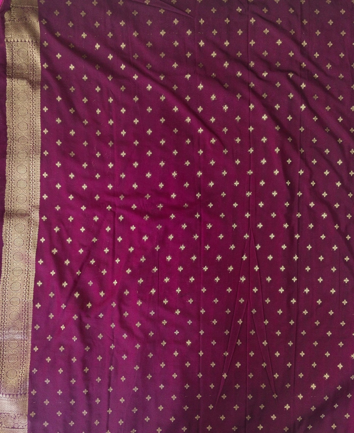 Semi Mysore silk crepe with flowers design strips with contrast blouse with flowers design and matching border-veena silk