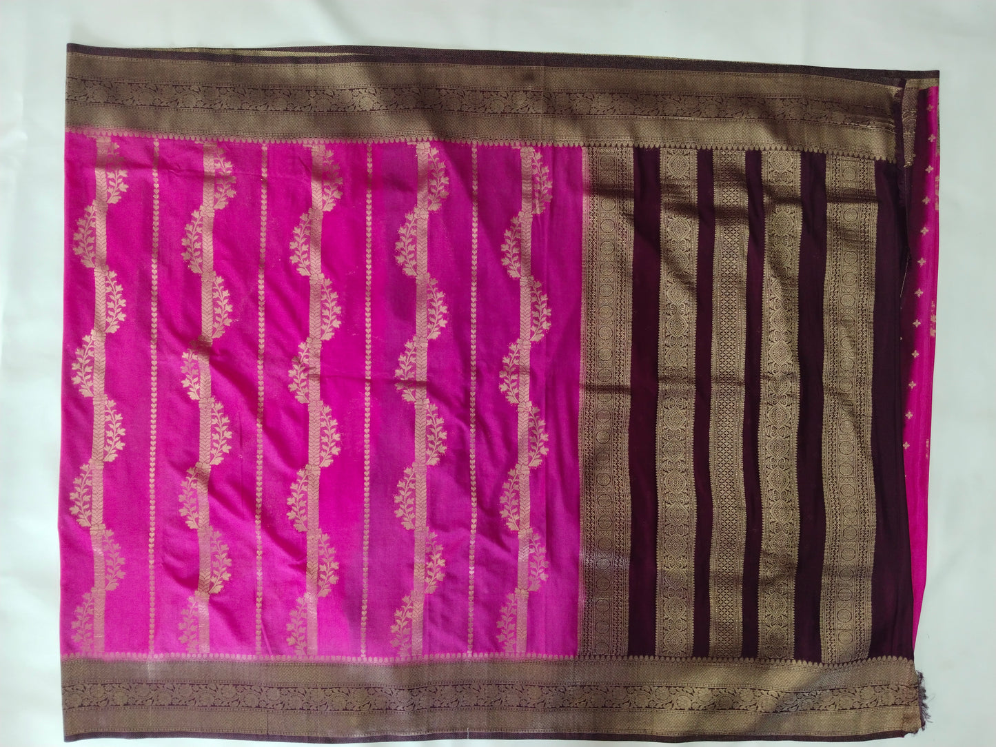 Semi Mysore silk crepe with flowers design strips with contrast blouse with flowers design and matching border-veena silk