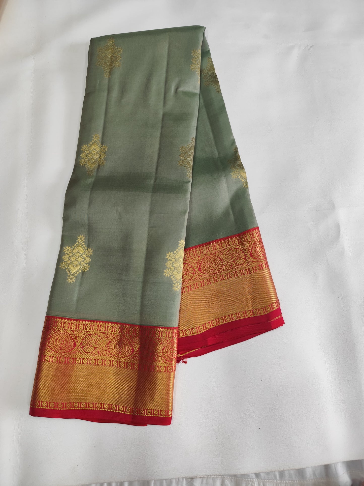 Kanchipuram 80% Silk Mix Saree with Gold Zari Border - Festive Elegance-veena silk