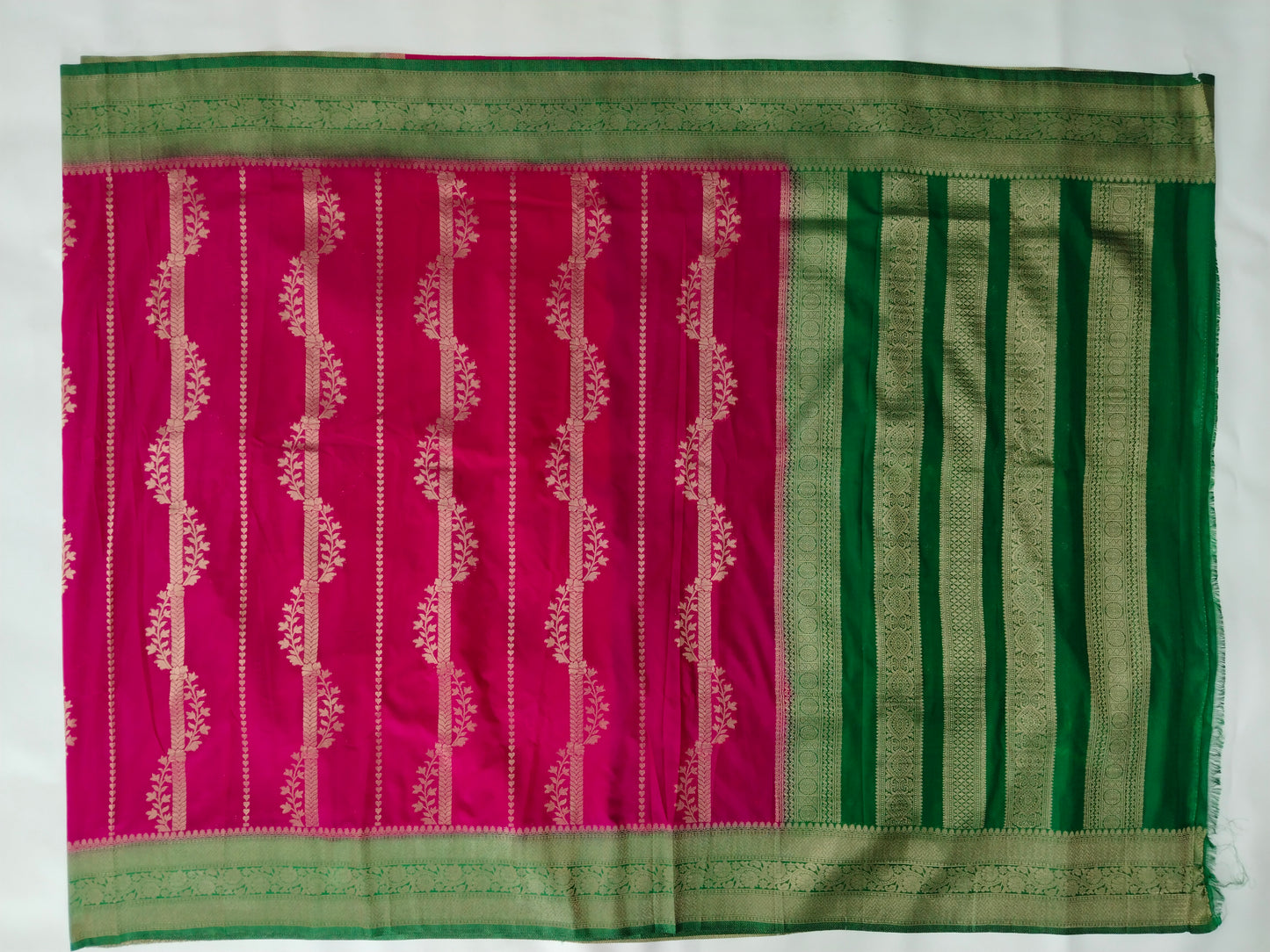 Semi Mysore silk crepe with flowers design strips with contrast blouse with flowers design and matching border-veena silk