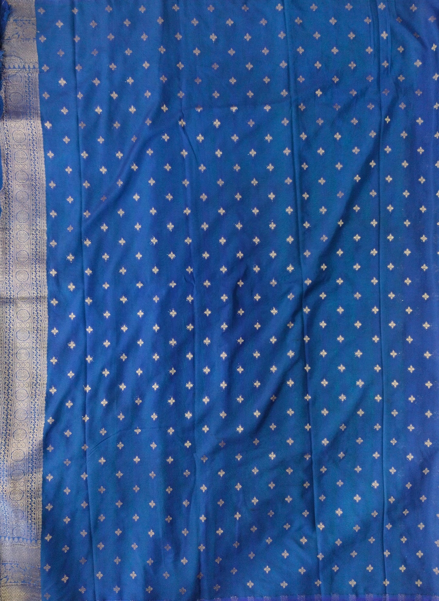 Semi Mysore silk crepe with flowers design strips with contrast blouse with flowers design and matching border-veena silk